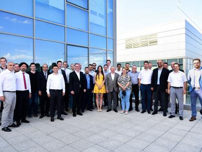 Церемония по откриване на покрива на нов изследователски и развоен център в София